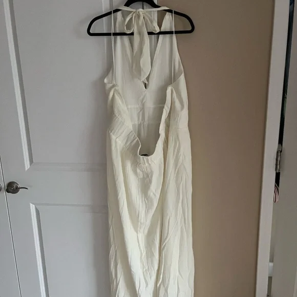 ‘Abercrombie & Fitch Maxi Halter Dress - Picture 3 of 5